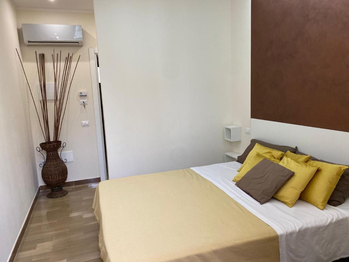 Room Milo Gallipoli Buitenkant foto
