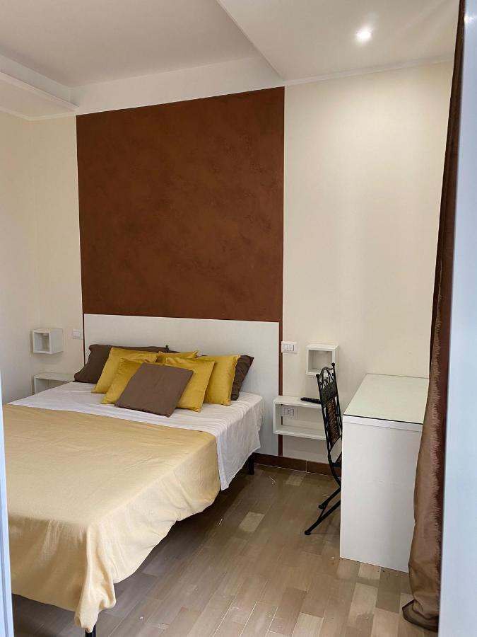 Room Milo Gallipoli Buitenkant foto